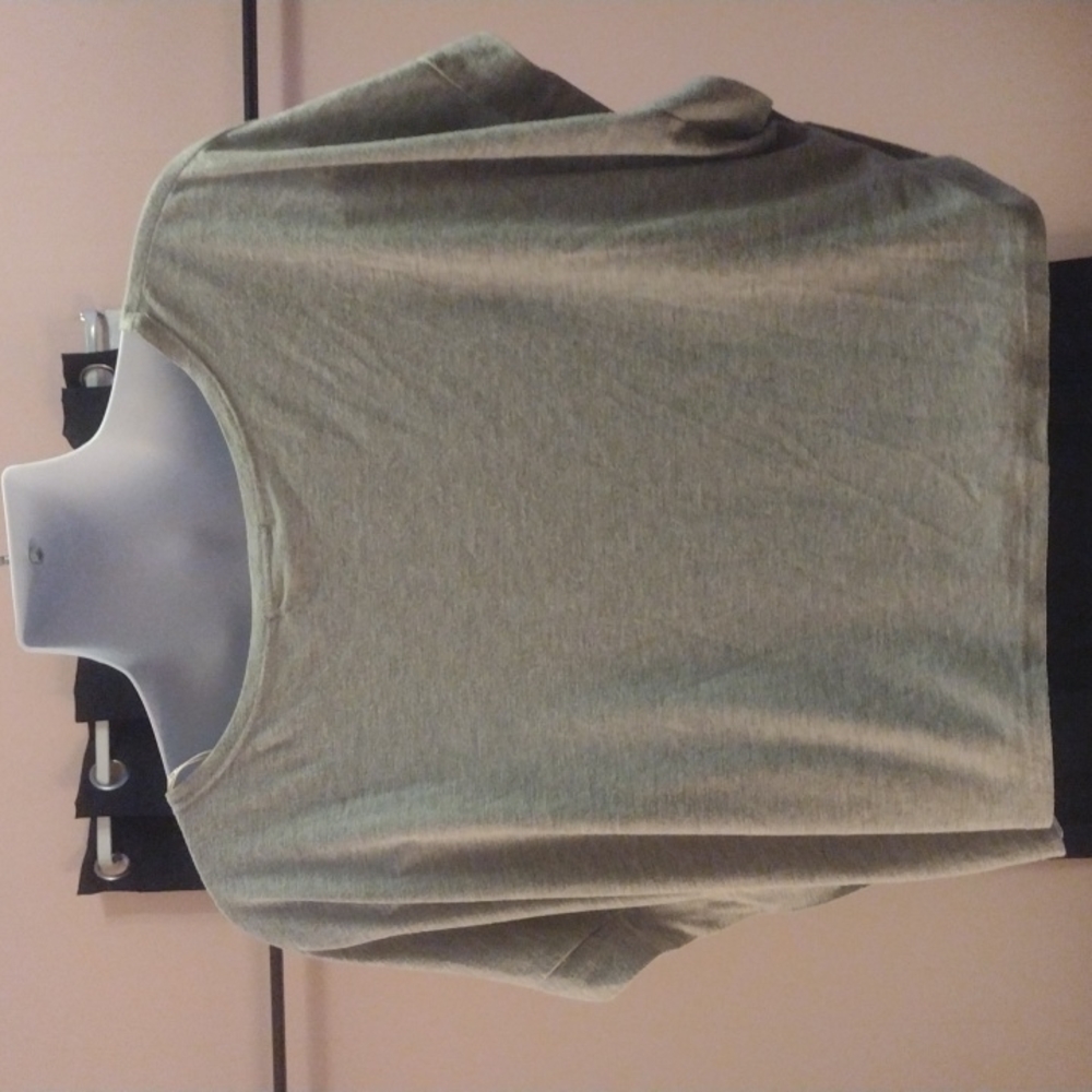 Forever 21 half shirt - Picture 2 of 3